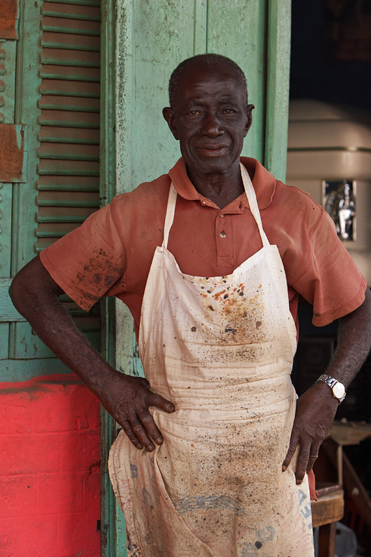 326   Proud shopkeeper Kumasi